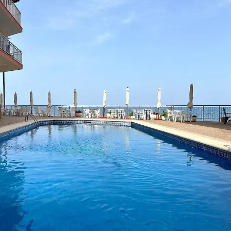 Apartment Amazing 3 Bedrooms With Pool Next To The Sea